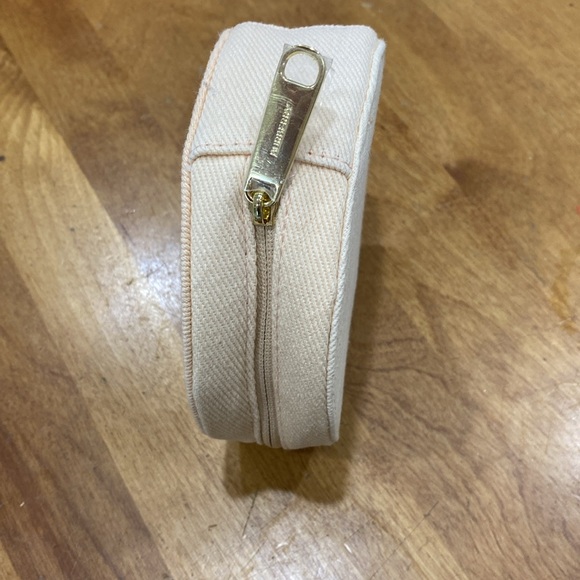 NWOT. Burberry, small makeup bag. - Picture 3 of 12